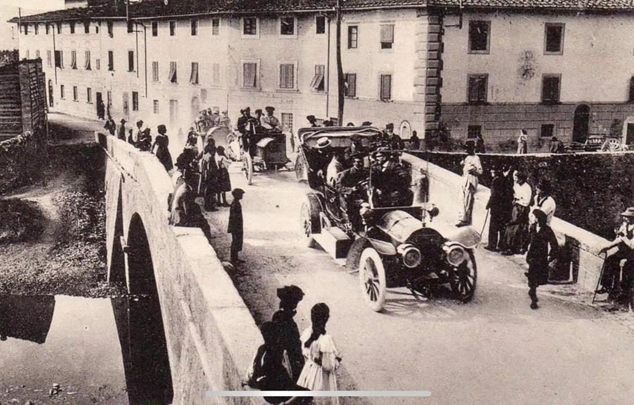 Little Liberty Loft Apartment Barberino di Mugello Luaran gambar